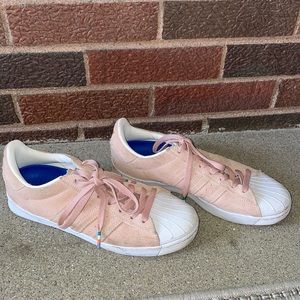 Adidas light pink skate shoe